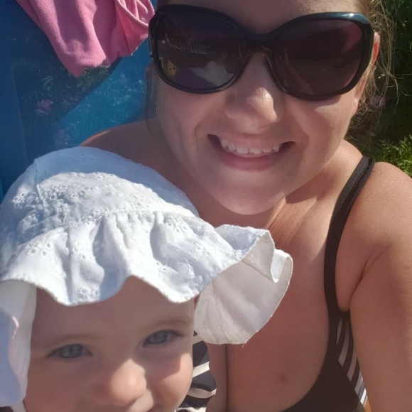 Meet your Posher, Lynsay - Picture 2 of 2